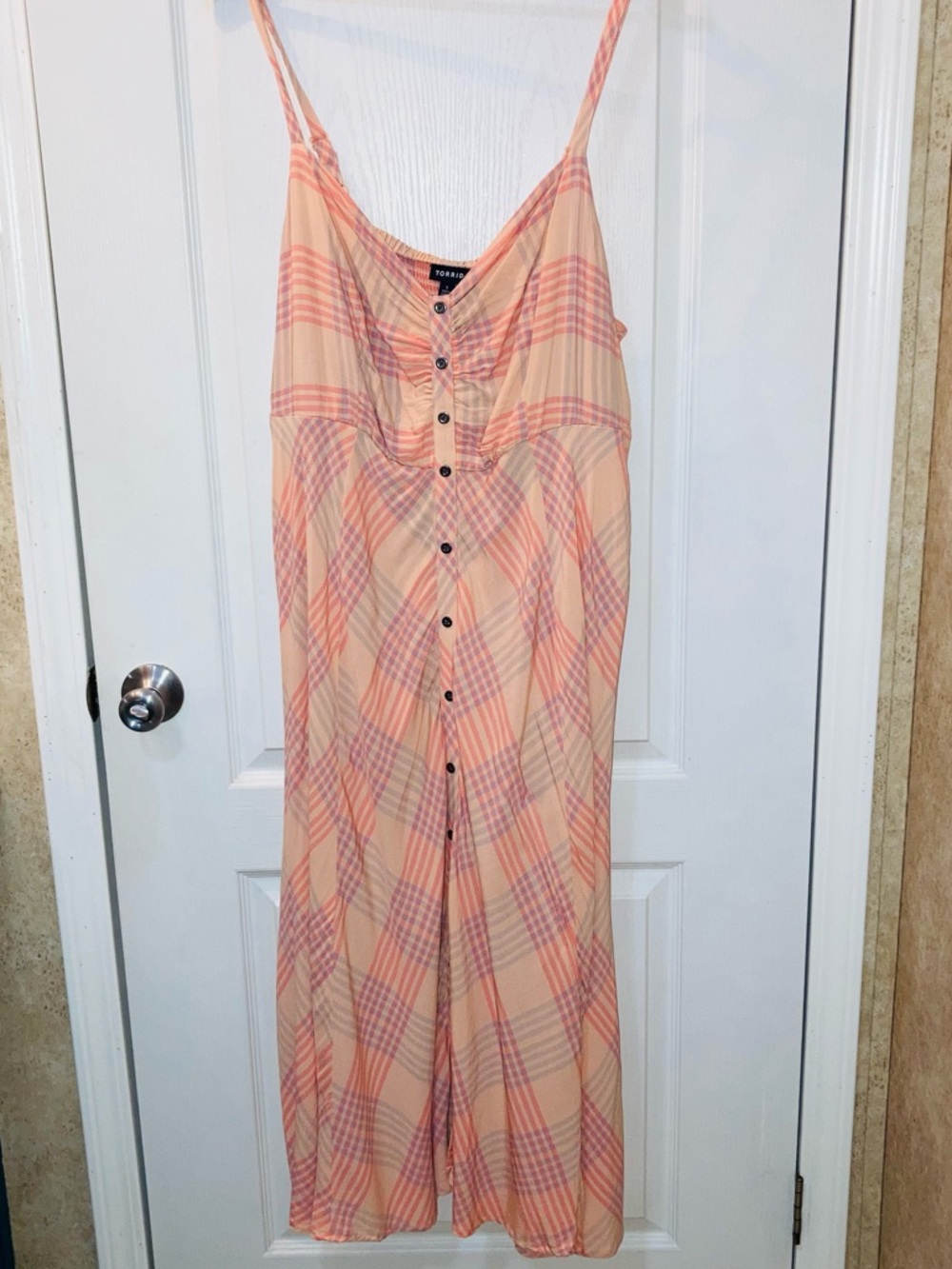 torrid Peach Plaid Challis Button-Front Midi Dress Size 1X Sleeveless - Picture 10 of 16